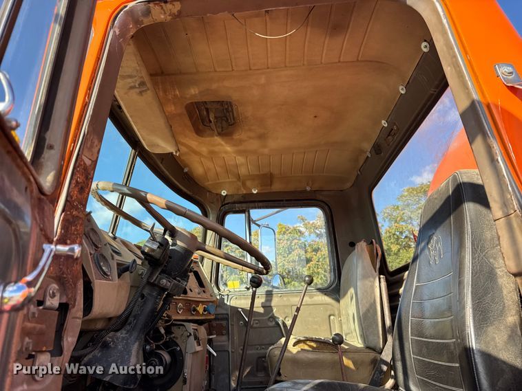 image for item EF2225 1978 Mack RD686 water truck