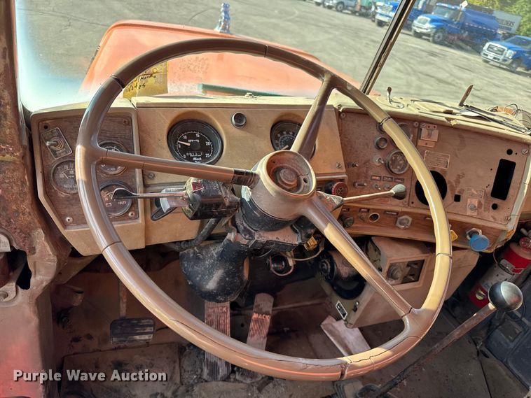 image for item EF2225 1978 Mack RD686 water truck