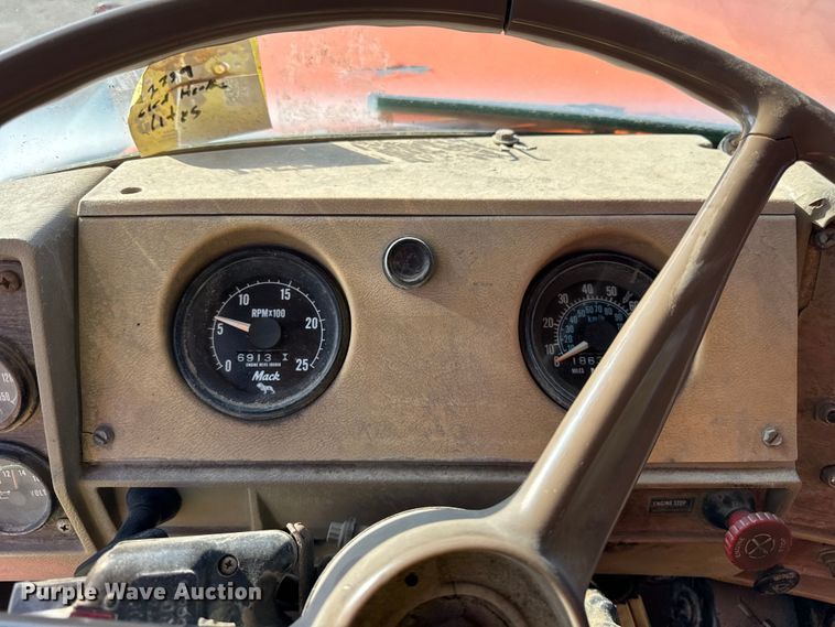 image for item EF2225 1978 Mack RD686 water truck