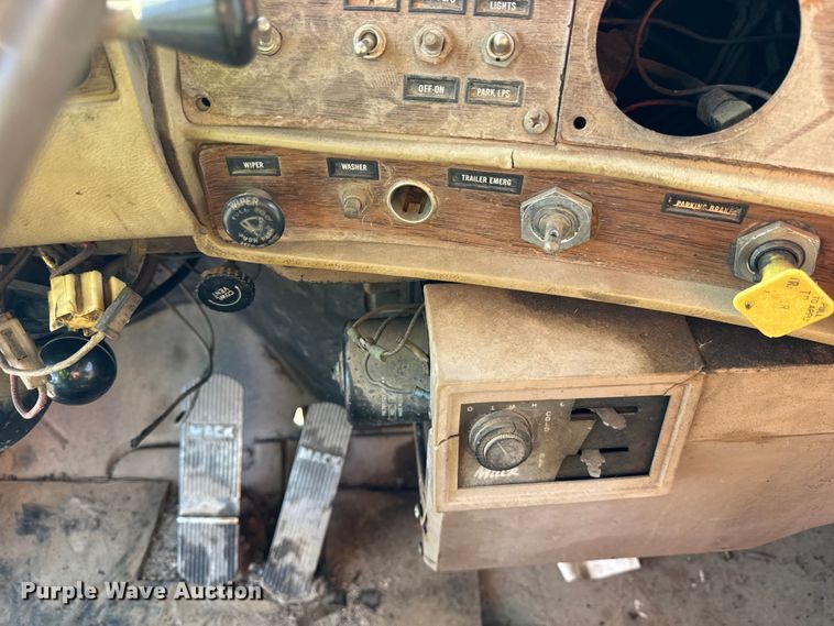 image for item EF2225 1978 Mack RD686 water truck