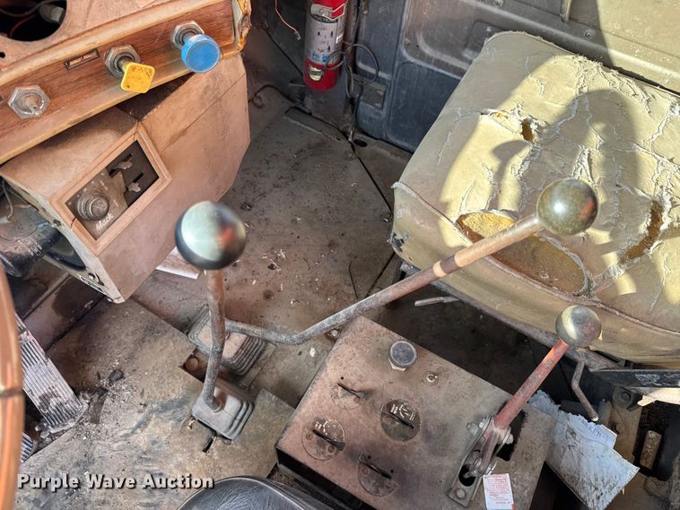 image for item EF2225 1978 Mack RD686 water truck