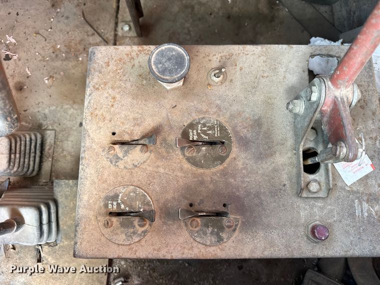 image for item EF2225 1978 Mack RD686 water truck