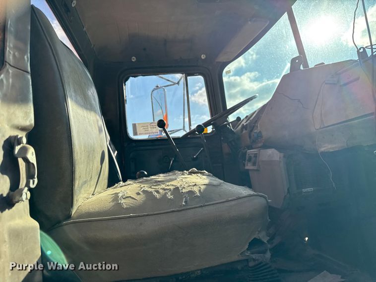 image for item EF2225 1978 Mack RD686 water truck