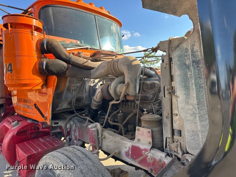 image for item EF2225 1978 Mack RD686 water truck