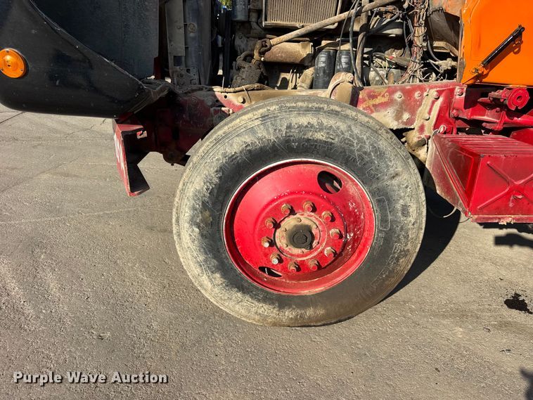 image for item EF2225 1978 Mack RD686 water truck