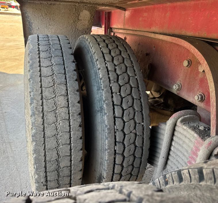 image for item EF2225 1978 Mack RD686 water truck