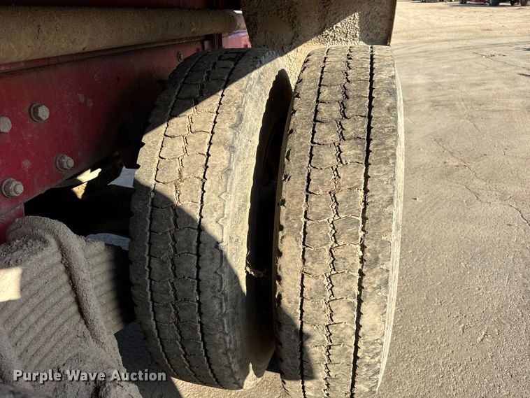 image for item EF2225 1978 Mack RD686 water truck