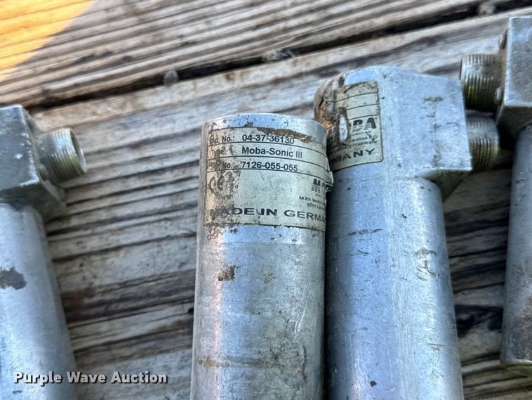 image for item EF2276 Volvo  paver parts