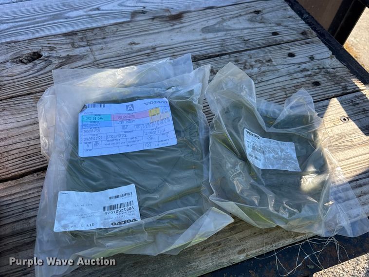 image for item EF2276 Volvo  paver parts