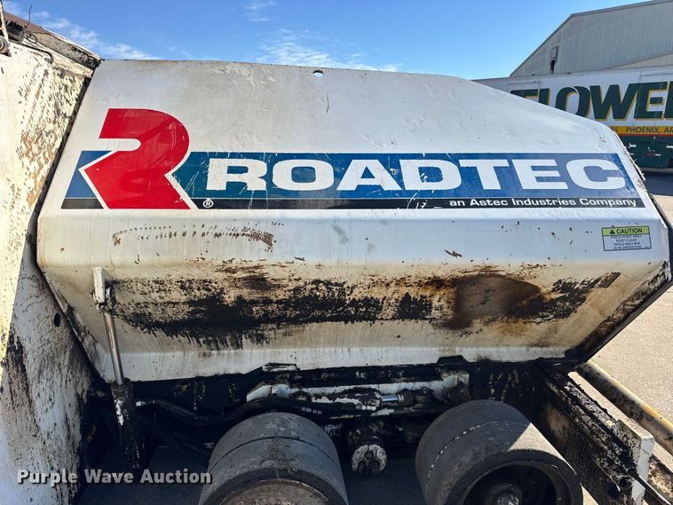 image for item EF2277 Roadtec RP-190e paver