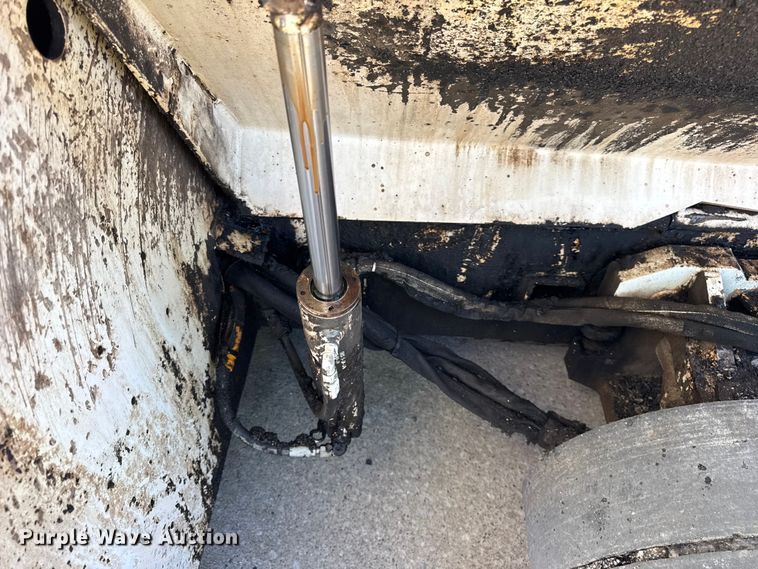 image for item EF2277 Roadtec RP-190e paver