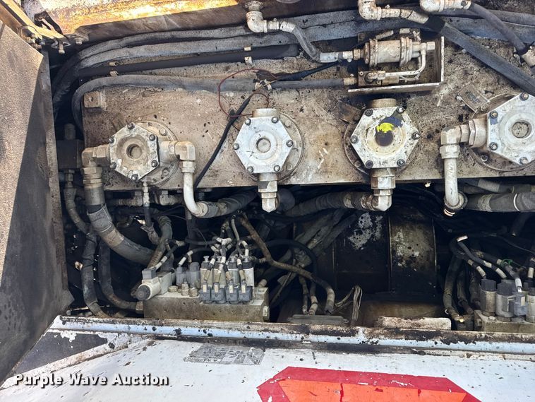 image for item EF2277 Roadtec RP-190e paver