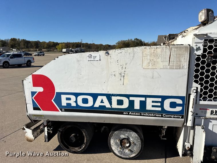 image for item EF2277 Roadtec RP-190e paver