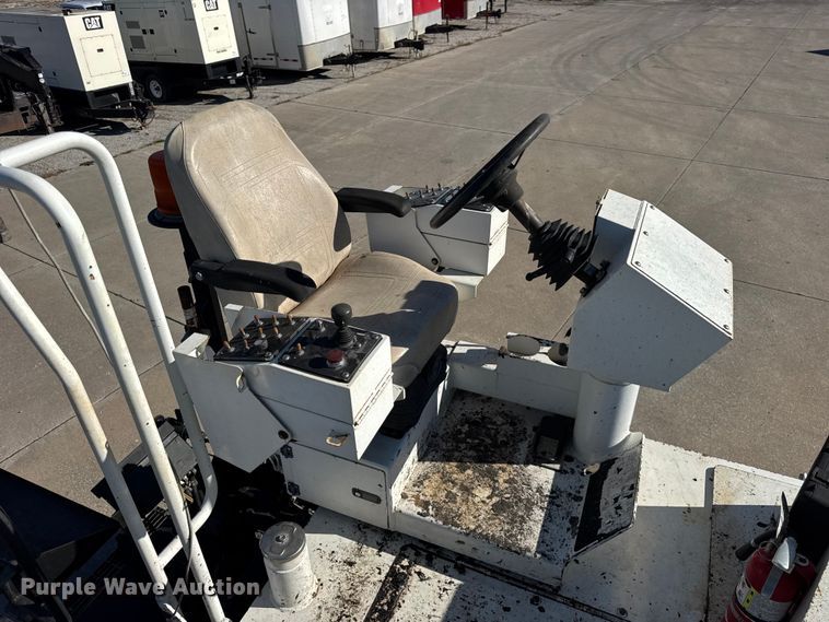 image for item EF2277 Roadtec RP-190e paver