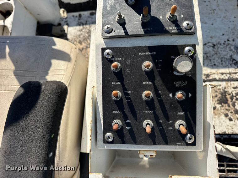 image for item EF2277 Roadtec RP-190e paver