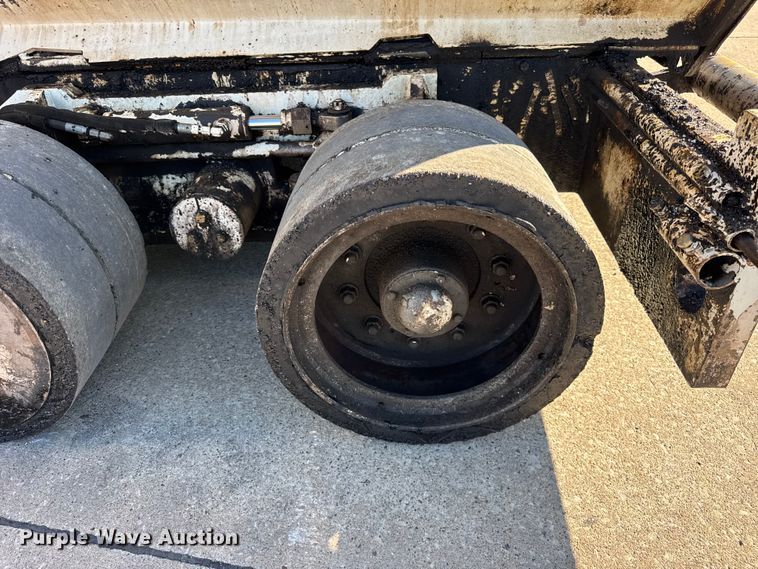 image for item EF2277 Roadtec RP-190e paver