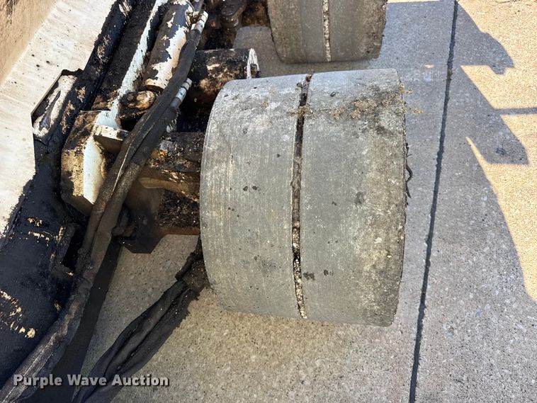 image for item EF2277 Roadtec RP-190e paver