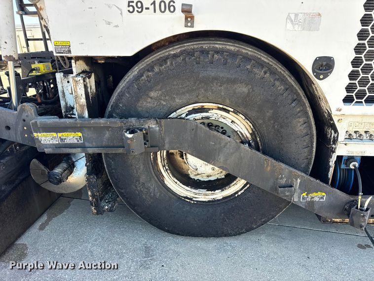 image for item EF2277 Roadtec RP-190e paver