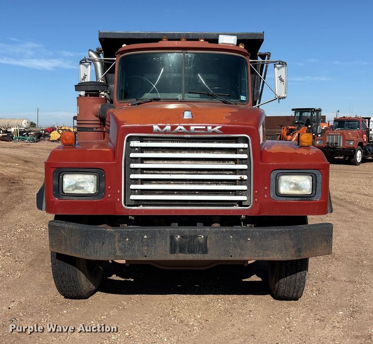 image for item EF6115 1999 Mack RD600GK dump truck