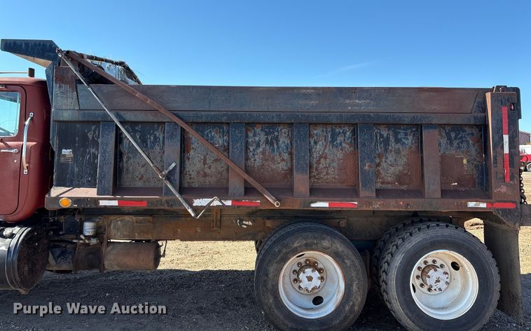 image for item EF6115 1999 Mack RD600GK dump truck