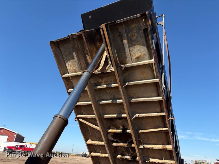 image for item EF6115 1999 Mack RD600GK dump truck