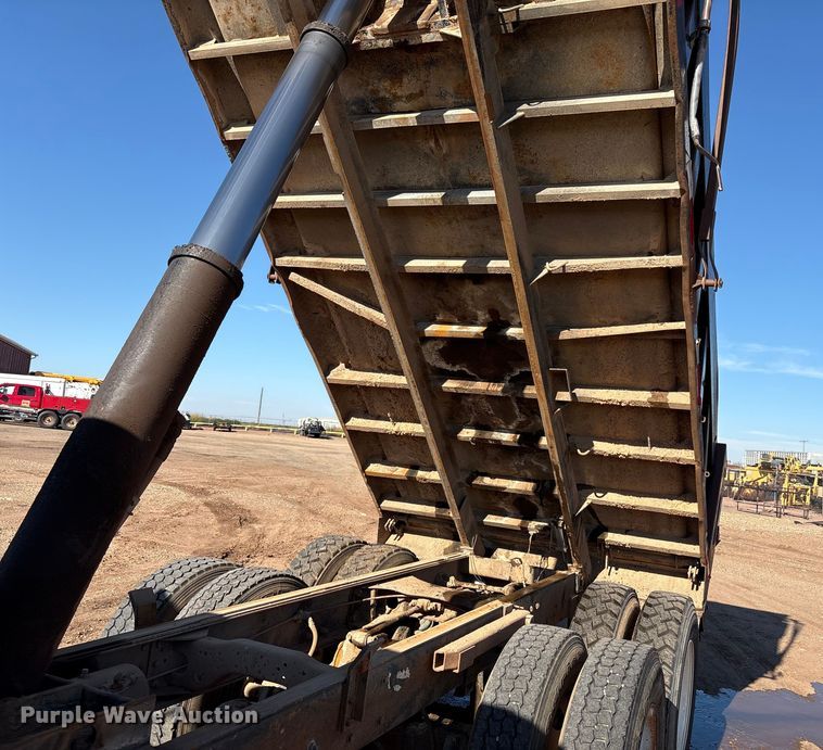 image for item EF6115 1999 Mack RD600GK dump truck
