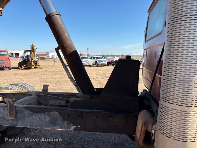 image for item EF6115 1999 Mack RD600GK dump truck