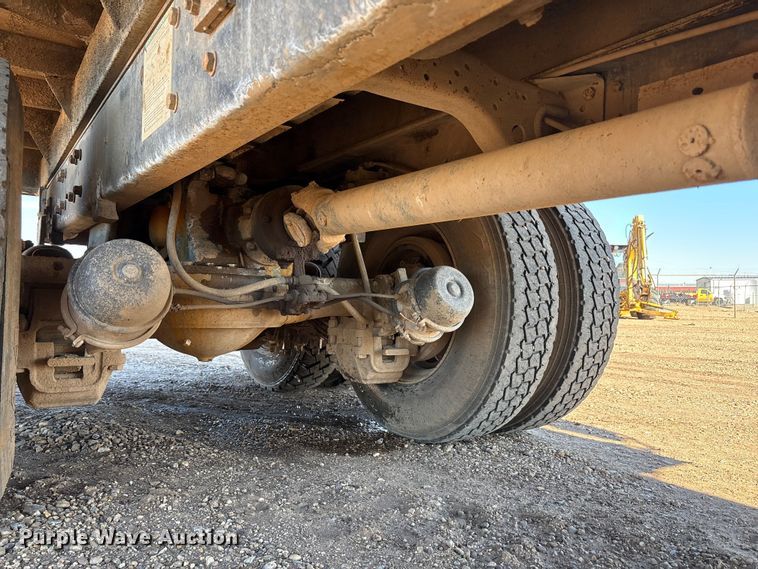 image for item EF6115 1999 Mack RD600GK dump truck