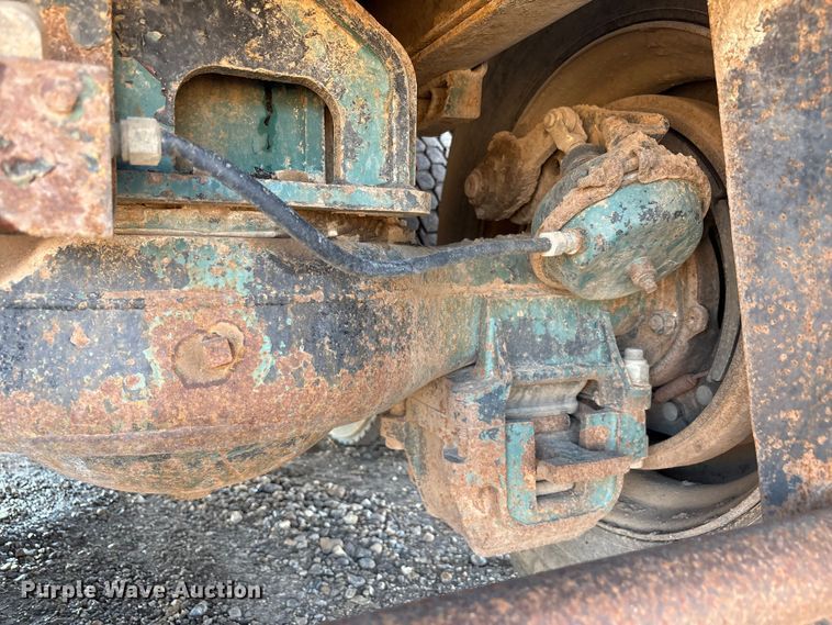 image for item EF6115 1999 Mack RD600GK dump truck