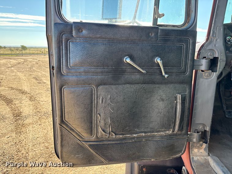 image for item EF6115 1999 Mack RD600GK dump truck