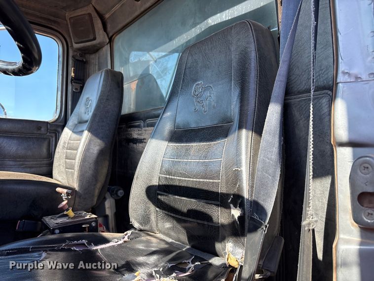 image for item EF6115 1999 Mack RD600GK dump truck