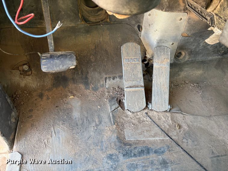 image for item EF6115 1999 Mack RD600GK dump truck