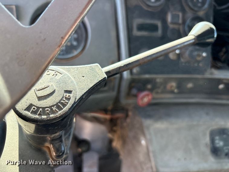 image for item EF6115 1999 Mack RD600GK dump truck