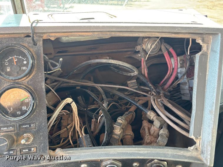 image for item EF6115 1999 Mack RD600GK dump truck