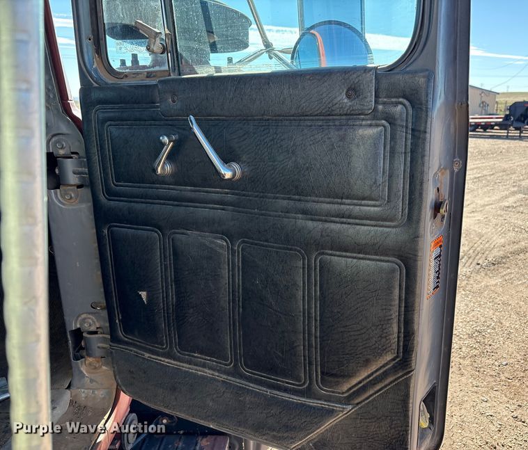 image for item EF6115 1999 Mack RD600GK dump truck