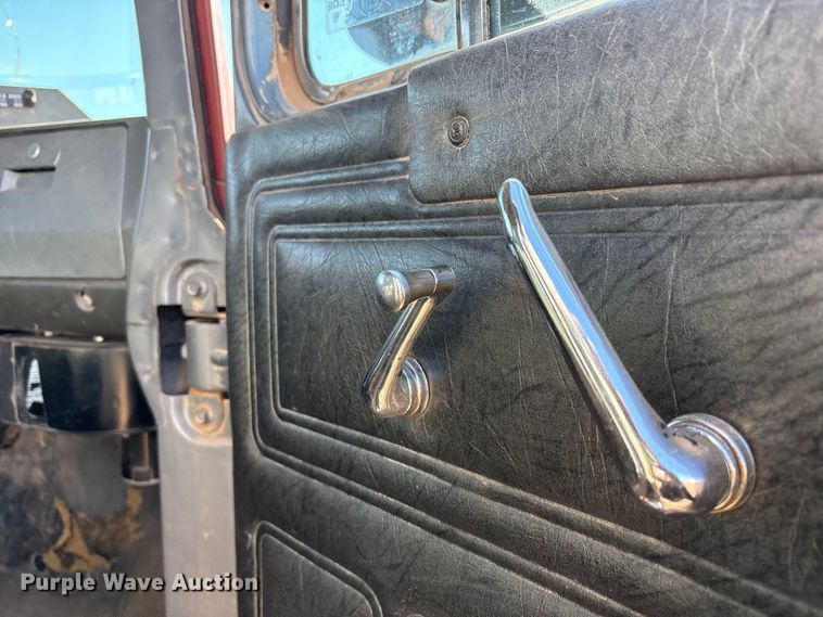 image for item EF6115 1999 Mack RD600GK dump truck