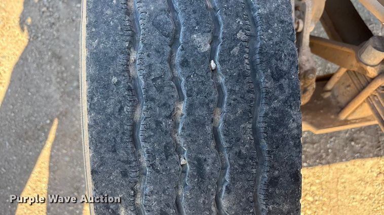 image for item EF6115 1999 Mack RD600GK dump truck