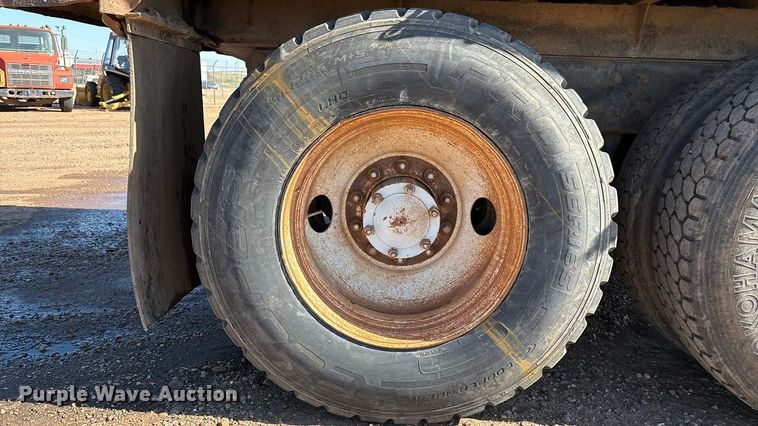 image for item EF6115 1999 Mack RD600GK dump truck