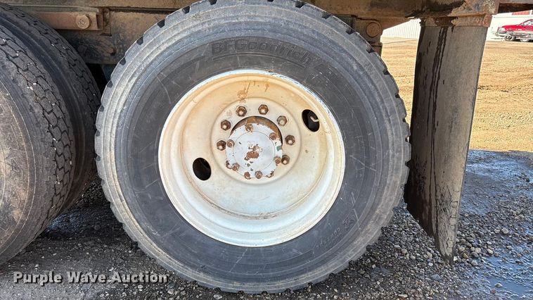 image for item EF6115 1999 Mack RD600GK dump truck