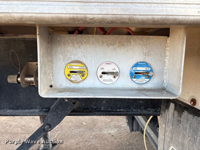 image for item EF6129 2018 Clement ADW2837SFT SPRE end dump trailer