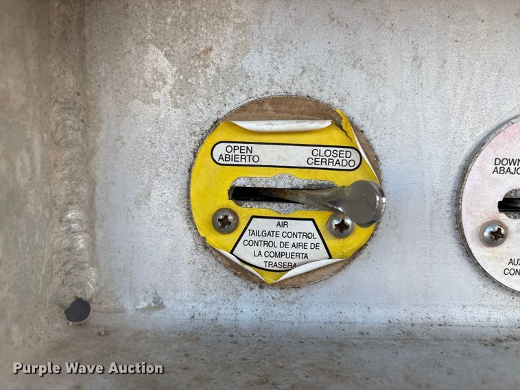 image for item EF6129 2018 Clement ADW2837SFT SPRE end dump trailer