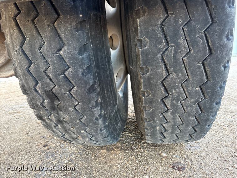 image for item EF6129 2018 Clement ADW2837SFT SPRE end dump trailer