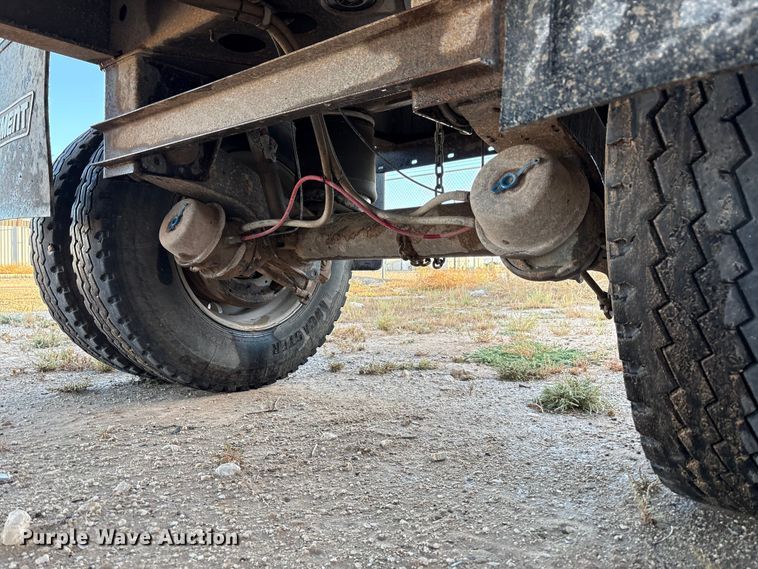 image for item EF6130 2018 Clement AWS2837FT SPRD end dump trailer