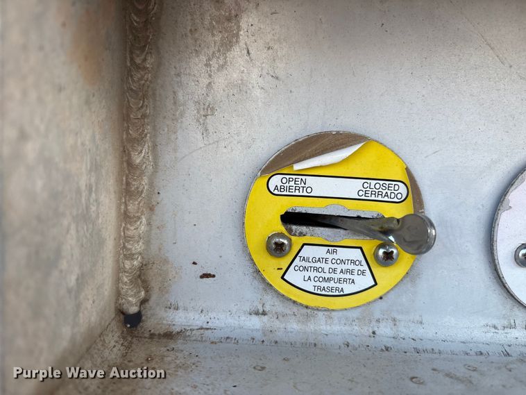 image for item EF6130 2018 Clement AWS2837FT SPRD end dump trailer