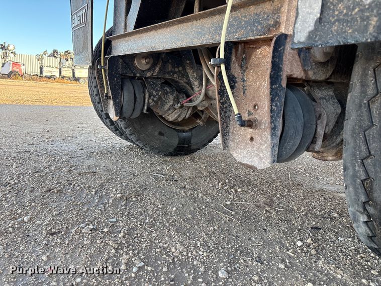 image for item EF6130 2018 Clement AWS2837FT SPRD end dump trailer