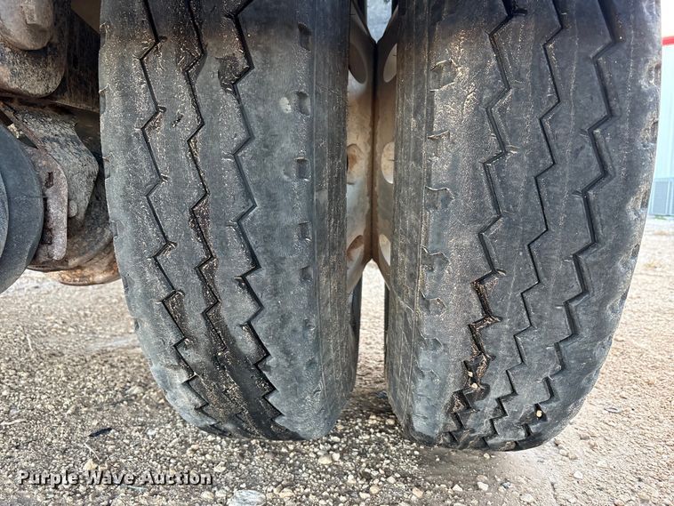 image for item EF6130 2018 Clement AWS2837FT SPRD end dump trailer