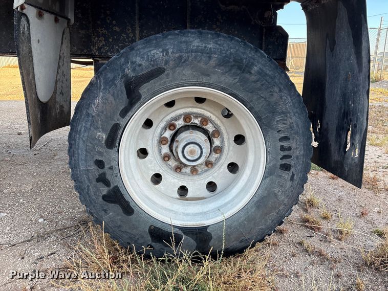 image for item EF6130 2018 Clement AWS2837FT SPRD end dump trailer