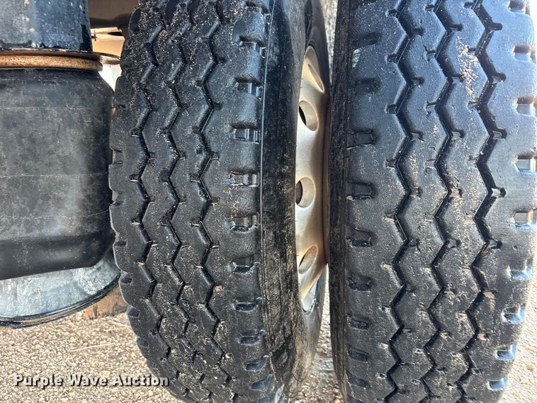 image for item EF6130 2018 Clement AWS2837FT SPRD end dump trailer