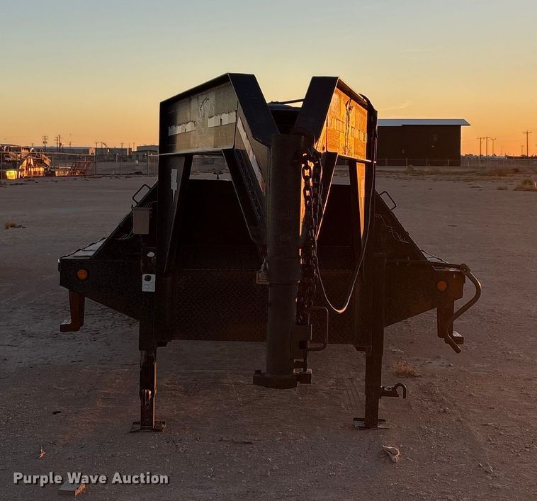 image for item EF6133 2009 PJ Trailers equipment trailer