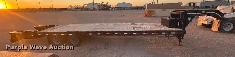 image for item EF6133 2009 PJ Trailers equipment trailer